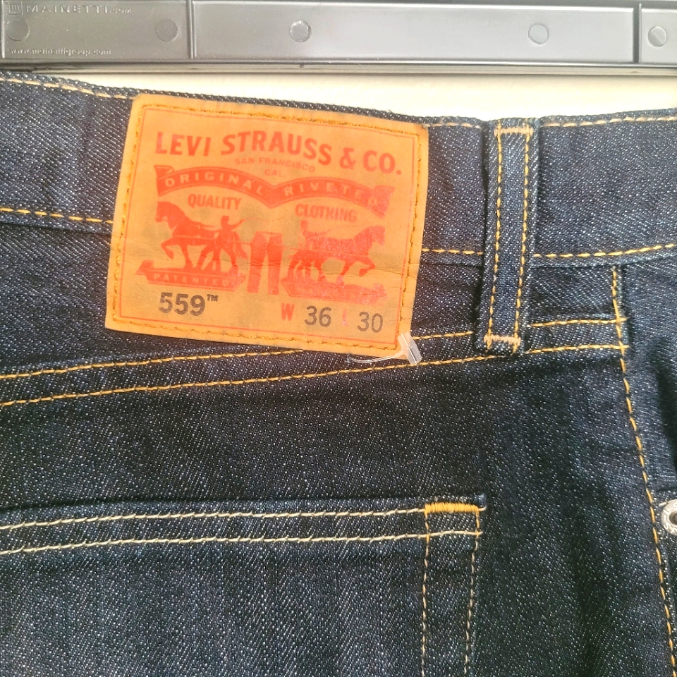 559 Levi's